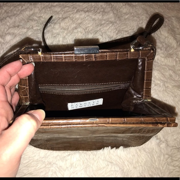 Barney’s New York Leather Embossed Pattern Handbag - 🆓 Shipping! - Picture 7 of 8